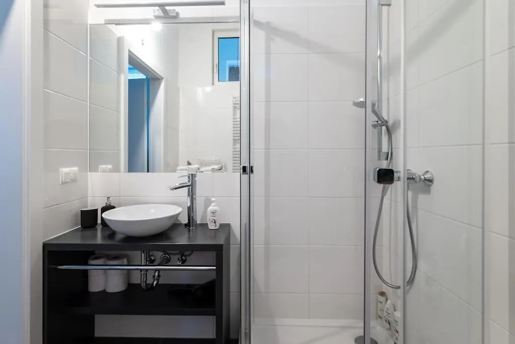 Family 2Br Oasis Steps From City By Hm Vienna Apartment