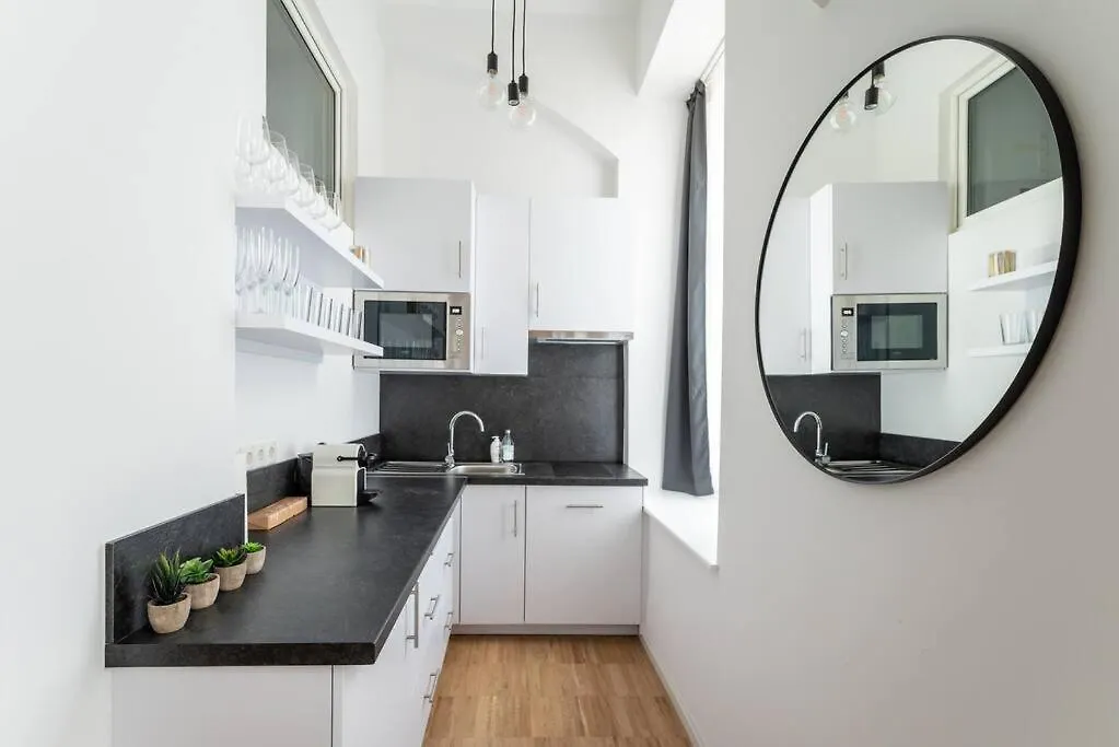 Family 2Br Oasis Steps From City By Hm فيينا 0*,